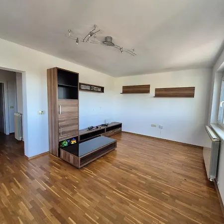 Apartman Bright With Large Terrace Near Portoroz