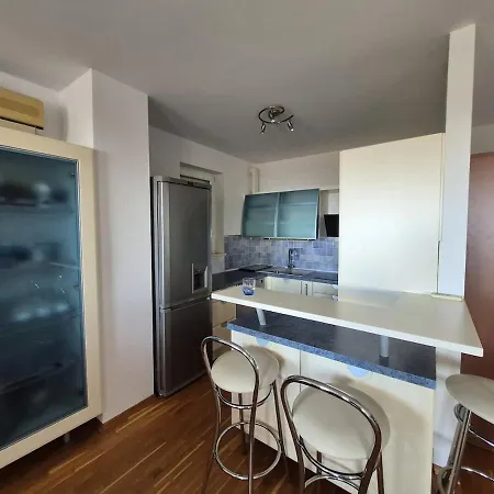 Bright With Large Terrace Near Portoroz Apartman