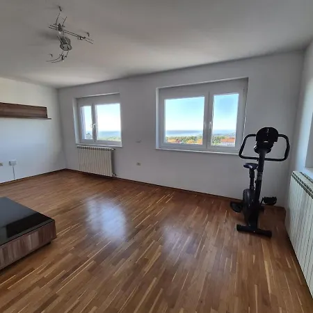 Bright With Large Terrace Near Portoroz Apartman